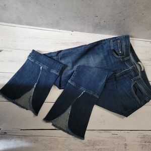 Blue Ankle Cropped Jeans with Gradient Shades